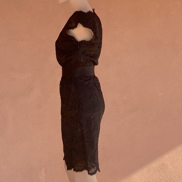 Currently Consigned Emilio Pucci Colonial Lace Dress Like New! US 8, IT 42 - Picture 6 of 13